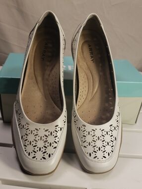 Array Women's White Laser-Cut Slip-On Flats - 11M